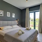Modern Amoroso With Pool In Porec Villa Nova Vas (Porec)