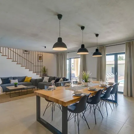 Modern Amoroso With Pool In Porec 别墅 *