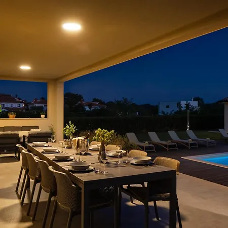 Modern Amoroso With Pool In Porec 别墅 *