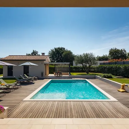 Modern Amoroso With Pool In Porec 别墅 *