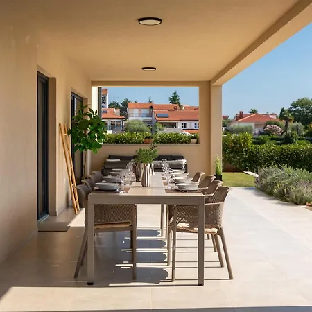 别墅 Modern Amoroso With Pool In Porec