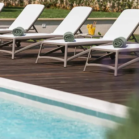Modern Amoroso With Pool In Porec Vila