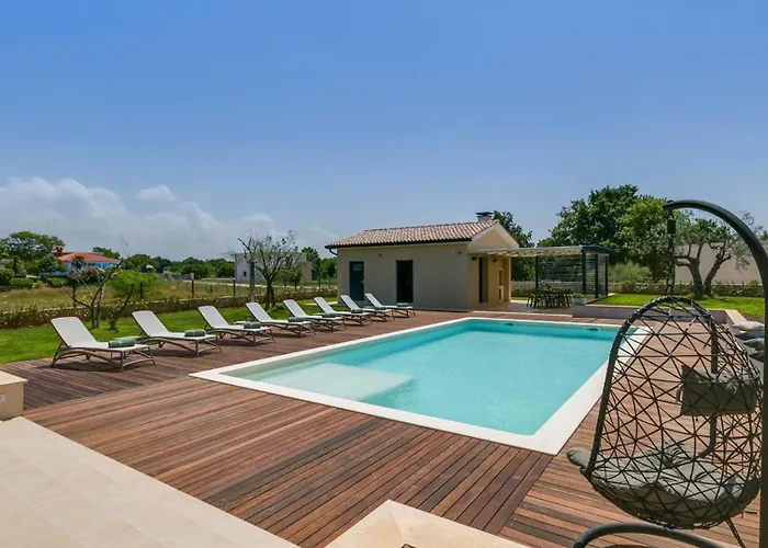 Vila Modern Amoroso With Pool In Porec