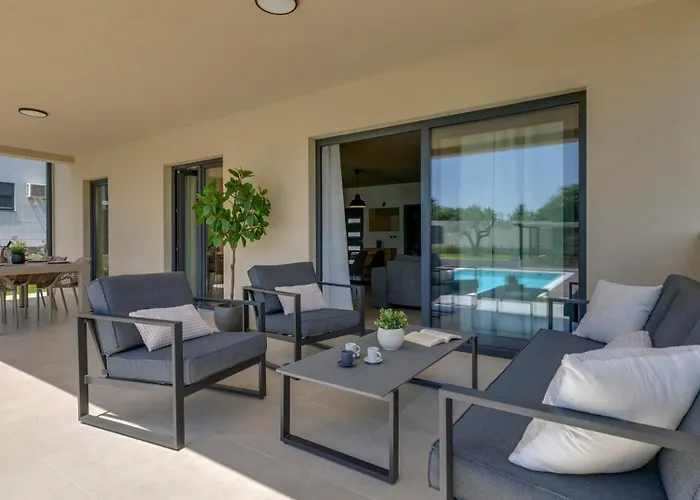 Modern Amoroso With Pool In Porec Vila Nova Vas (Porec)