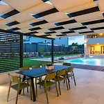 Modern Amoroso With Pool In Porec 빌라 *