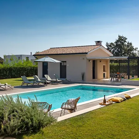 Villa Modern Amoroso With Pool In Porec Nova Vas (Porec)